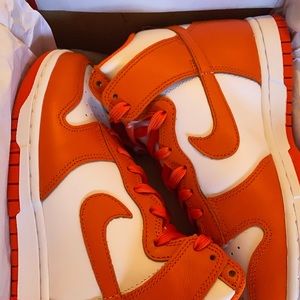 Women’s Nike Dunk High Size 7